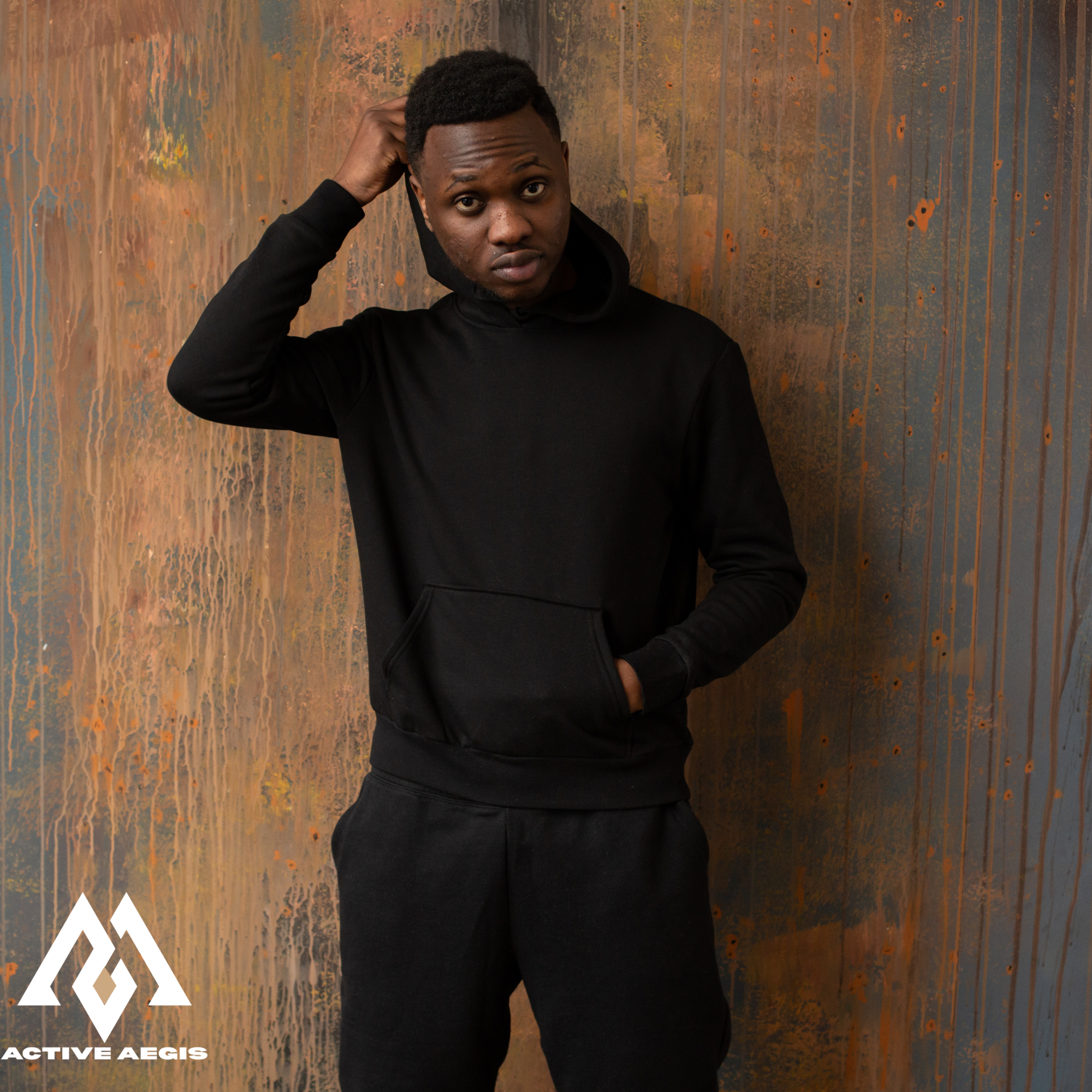Men’s hoodies and sweatshirts collection – comfortable gym hoodies and casual sweatshirts for training, recovery, and everyday streetwear.